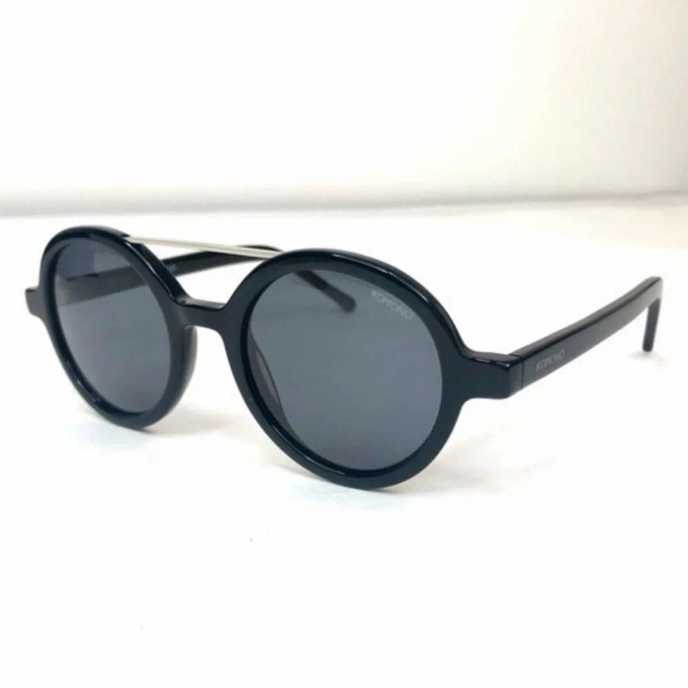 KOMOMO sunglasses The Vivien NEW Black Round NWT